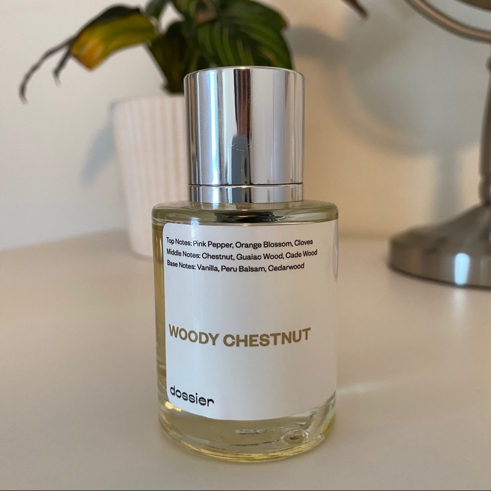 Dossier Woody Chestnut (dupe for Replica By the Fireplace)